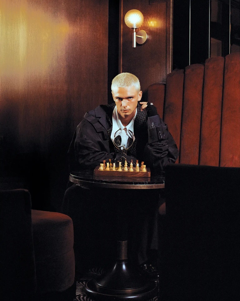 Echiquier main image