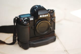 Nikon F100